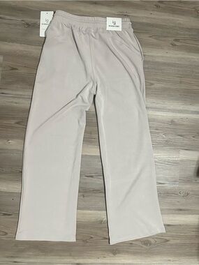 Women's Wide-Leg Pants - Light Taupe
